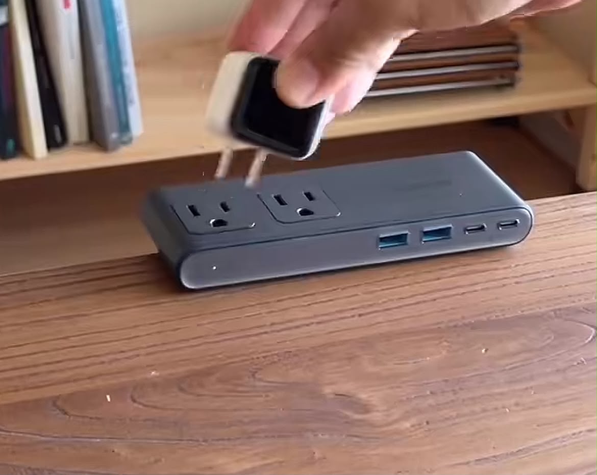 MULTITOMA AJUSTABLE PARA MESA